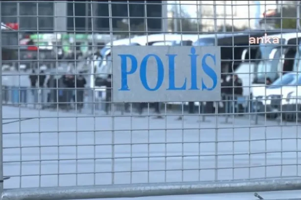 Polis